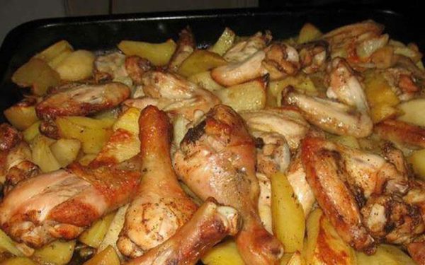 картошка с куринным мясом в духовке картошка с куринным мясом в духовке