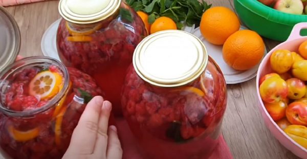 Компот со вкусом фанты. 1775910 5. Компот со вкусом фанты фото. Компот со вкусом фанты-1775910 5. картинка Компот со вкусом фанты. картинка 1775910 5. Магазинные соки, нектары, морсы, колы и фанты многие считают вкусными. Но не все знают, что своими руками из натуральных продуктов возможно сделать консервированную фанту (рецепт будет дальше), вкуснейшие лимонады, что уж говорить о компотах и соках. Компот можно и нужно делать уникальным, в этом помогут как давно известные продукты, так и экзотические.