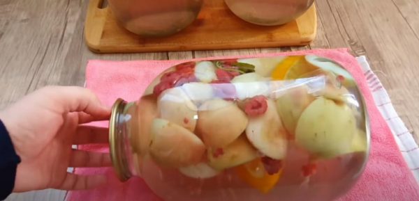 Компот со вкусом фанты. 1775915 1. Компот со вкусом фанты фото. Компот со вкусом фанты-1775915 1. картинка Компот со вкусом фанты. картинка 1775915 1. Магазинные соки, нектары, морсы, колы и фанты многие считают вкусными. Но не все знают, что своими руками из натуральных продуктов возможно сделать консервированную фанту (рецепт будет дальше), вкуснейшие лимонады, что уж говорить о компотах и соках. Компот можно и нужно делать уникальным, в этом помогут как давно известные продукты, так и экзотические.