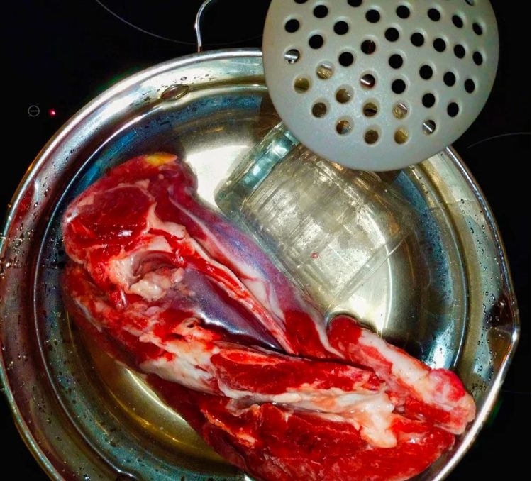 Для чего в кастрюлю с мясом кладут граненый стакан. Смотреть фото Для чего в кастрюлю с мясом кладут граненый стакан. Смотреть картинку Для чего в кастрюлю с мясом кладут граненый стакан. Картинка про Для чего в кастрюлю с мясом кладут граненый стакан. Фото Для чего в кастрюлю с мясом кладут граненый стакан