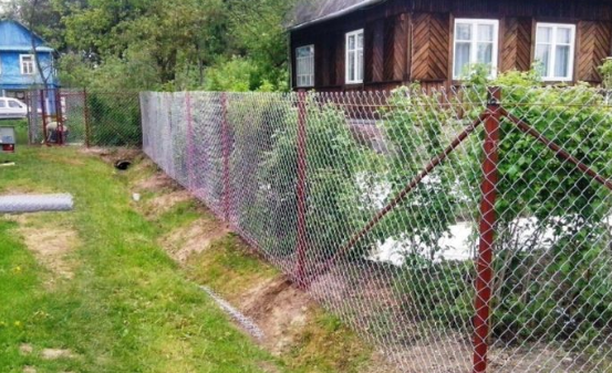 Соседи достали заглядывать на мой участок и забор поставить не ...